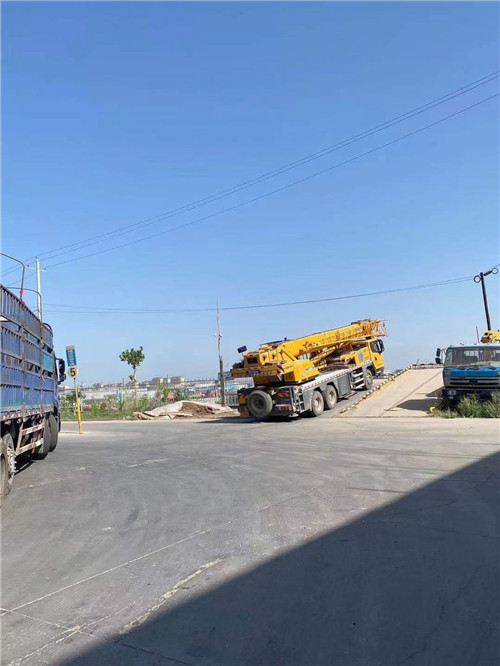 南票区25吨吊车的租赁价格大概是多少？