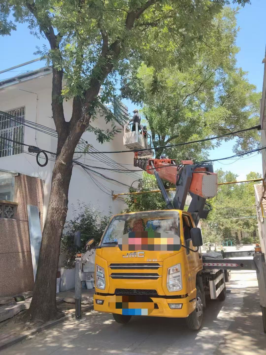 南票区高空作业车能吊装重物吗？最大承载多少公斤？