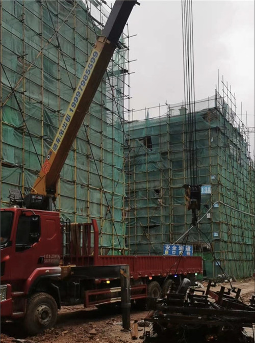 南票区“慢工细活”—— 吊车的 “微动控制” 技术