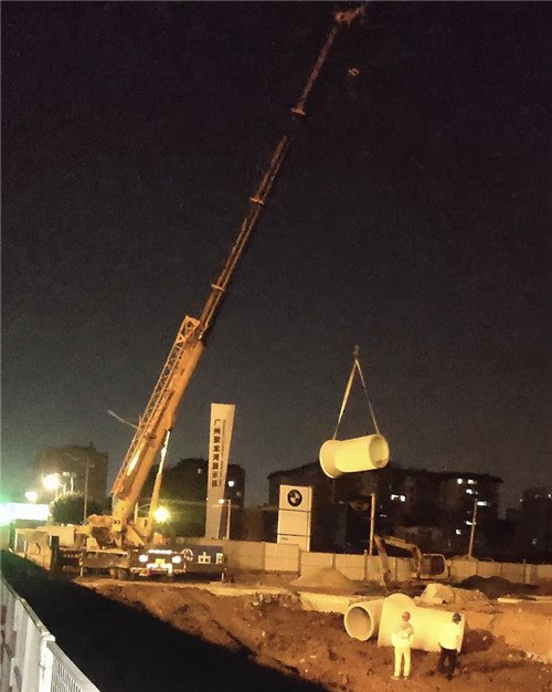 南票区“弯臂矫正”—— 吊车的 “形变补偿” 技术